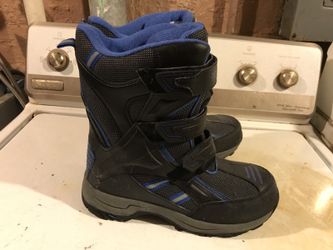 Boys snow boots size 6