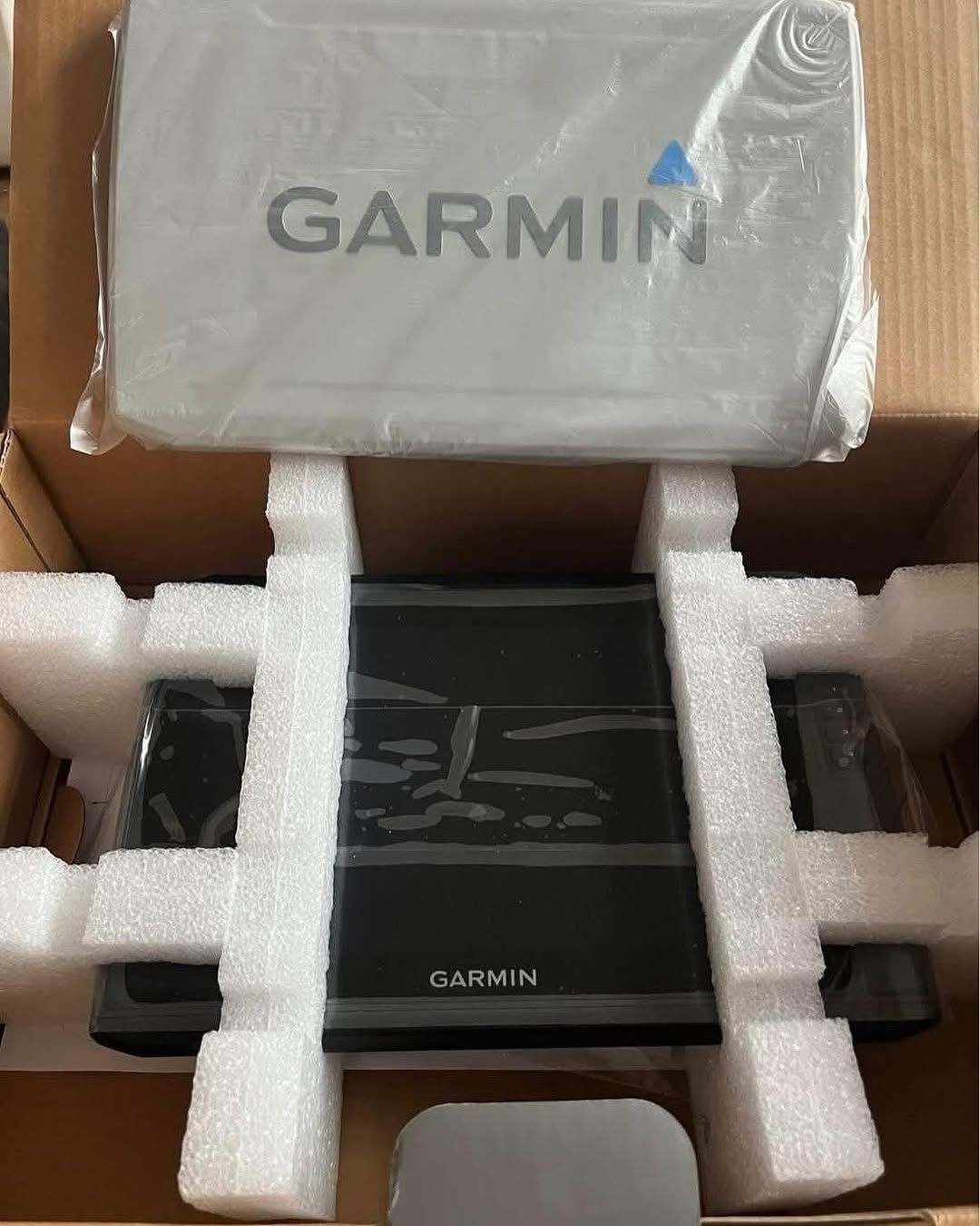 For sale NEW Garmin ecomap ultra 102 sv + gt56 transducer (or without), plus Garmin GLS10 + LVS34 transducer, in livescope system, with all factory ac