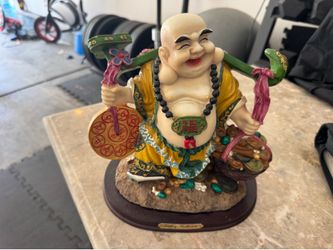 Buddha lucky statue