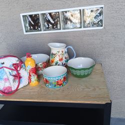 Pioneer woman set $30.00