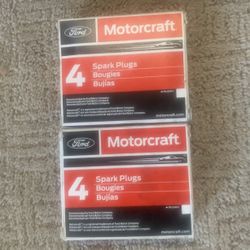 Ford Spark Plugs Set Of 8   Info In Photos ⬆️