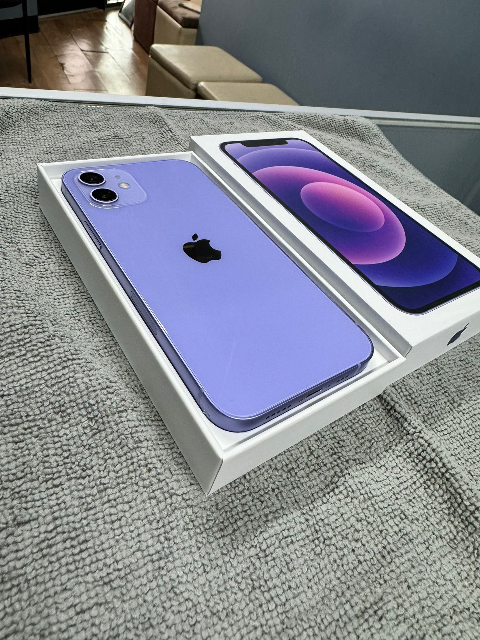 Purple.IPhone 12