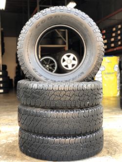 Goodyear 235/80R17LT