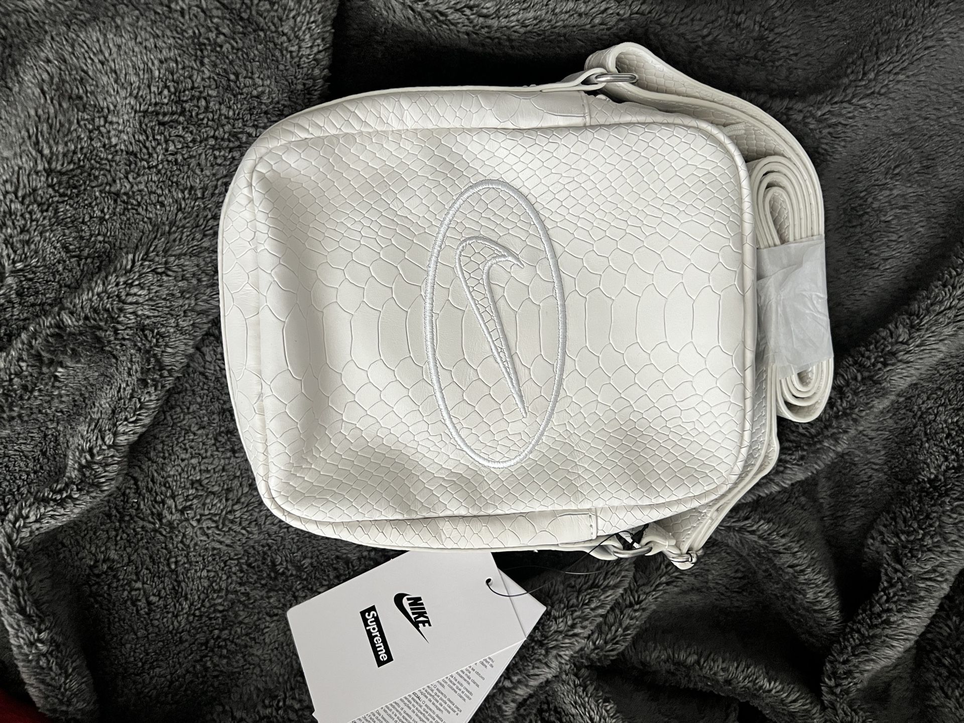 Supreme Nike Leather Shoulder Bag 