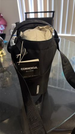 Brand New Corkcicle brand 40 Oz Drink sling
