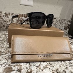 Unisex Burberry Glasses 
