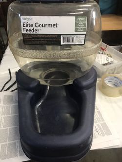 Bergan Elite Feeder $10