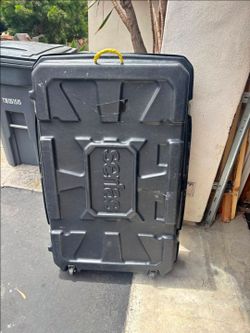 Serfas bike travel case box.