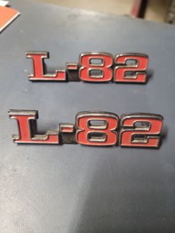 Corvette L82 Factory Hood Badges