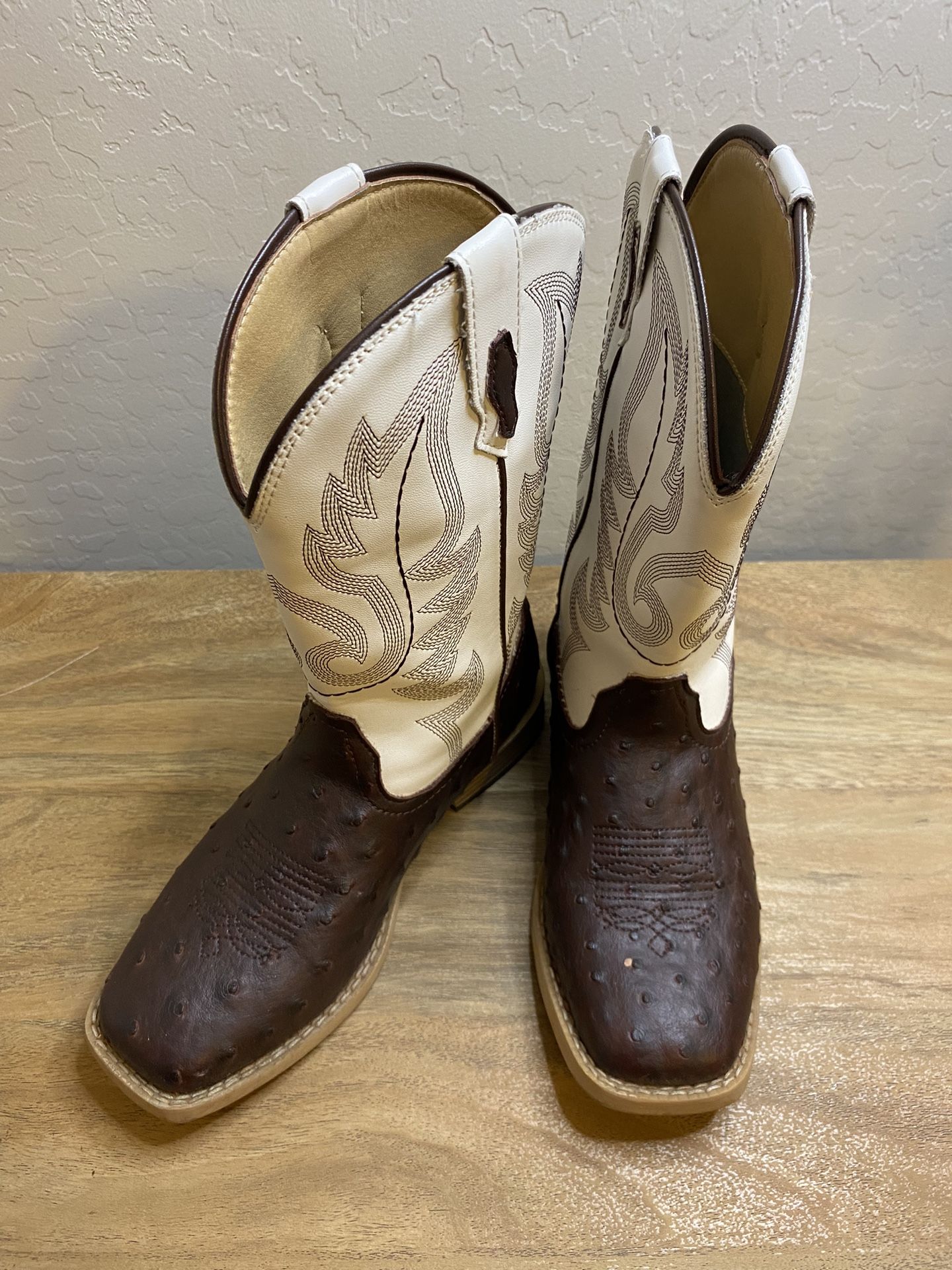 Ropers Youth Boots Size 4
