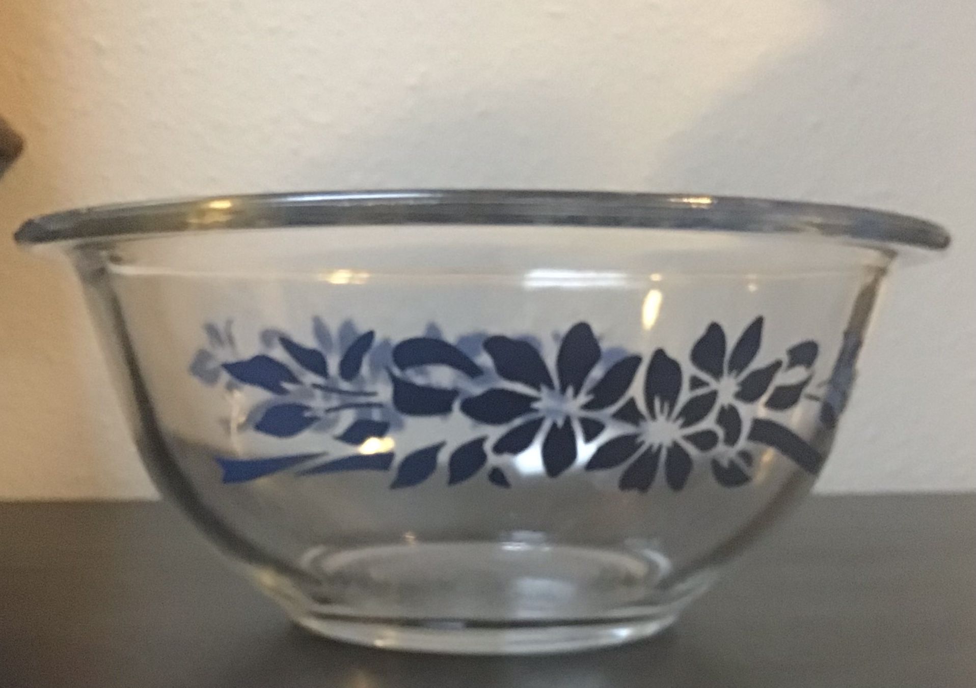 Vintage Pyrex Blue Ribbon And Flower Clear Bottom Bowl 322 1.5 Pints