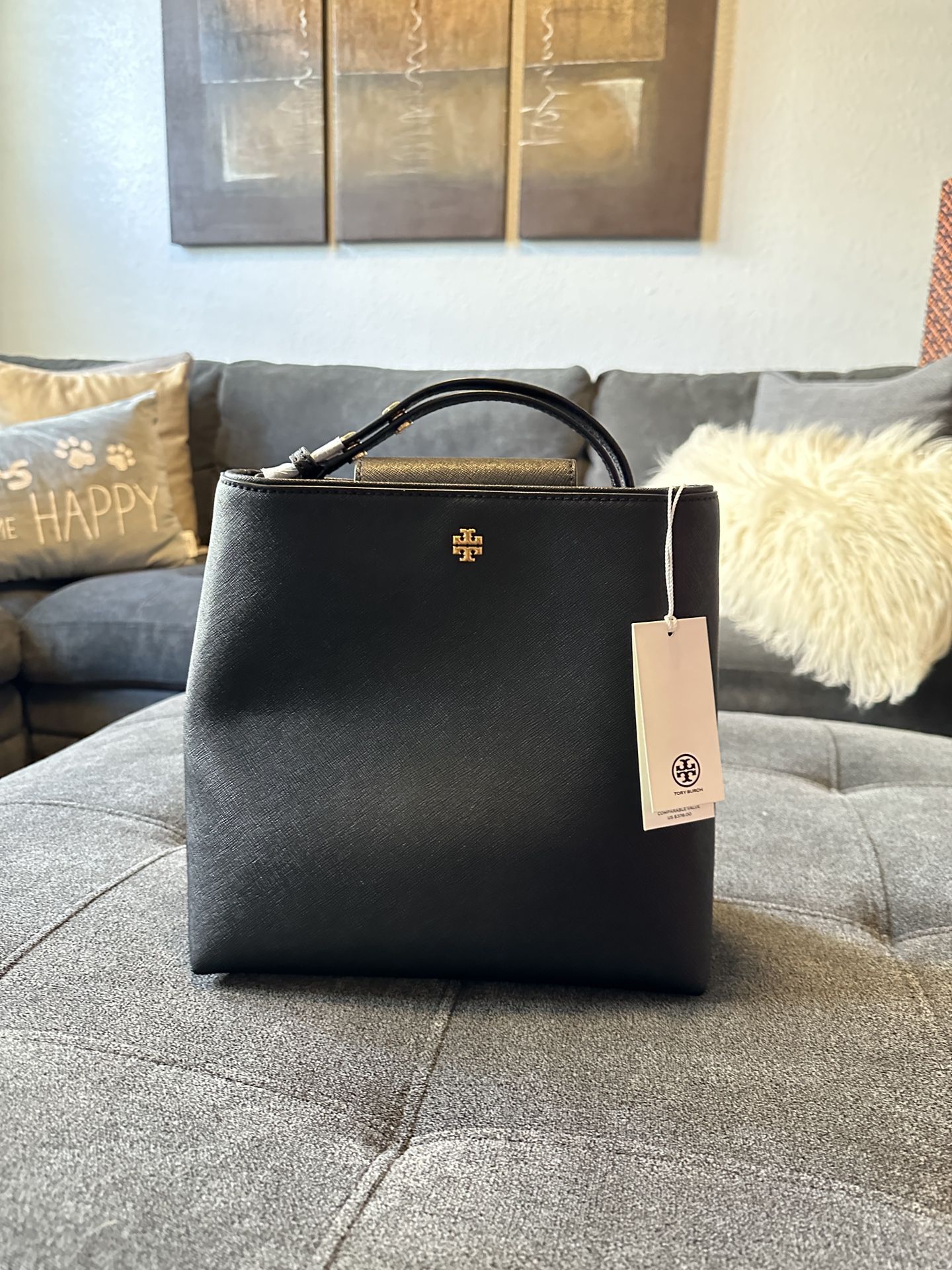 🆕 Tory Burch Emerson Bucket Bag, Women's Fashion, Bags & Wallets