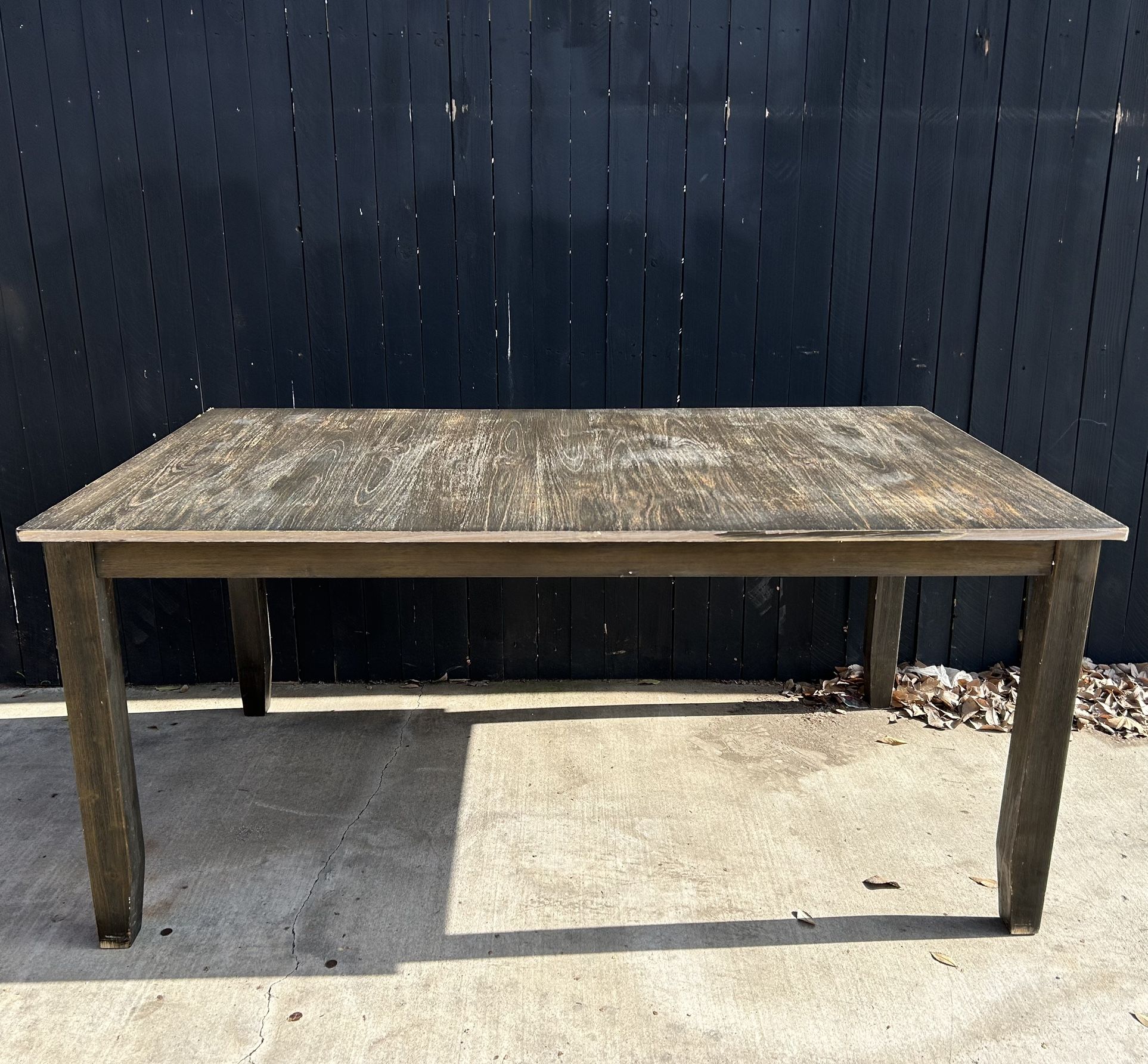 RECTANGULAR DINING ROOM TABLE (Read Description)