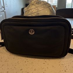 Lululemon crossbody
