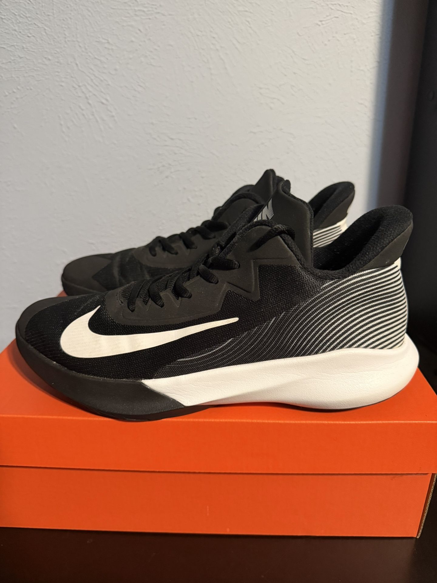 Men’s Nike Basketball Precision 4 Shoes Like New