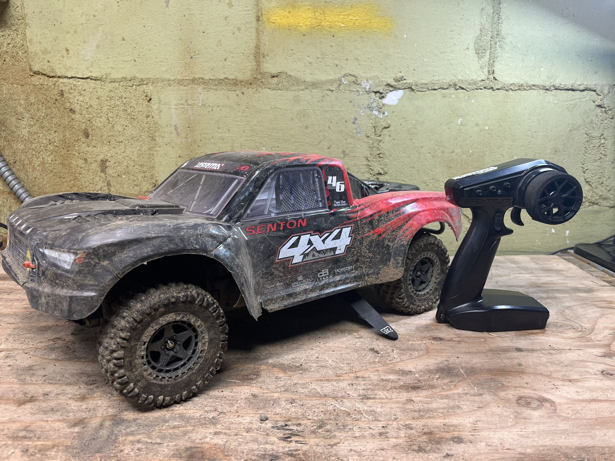 Arrma Senton Brushless R/C Car / Truck 