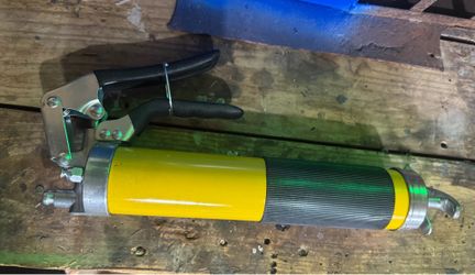 Manuel Grease gun