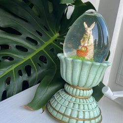 Musical Egg With Rabbit 