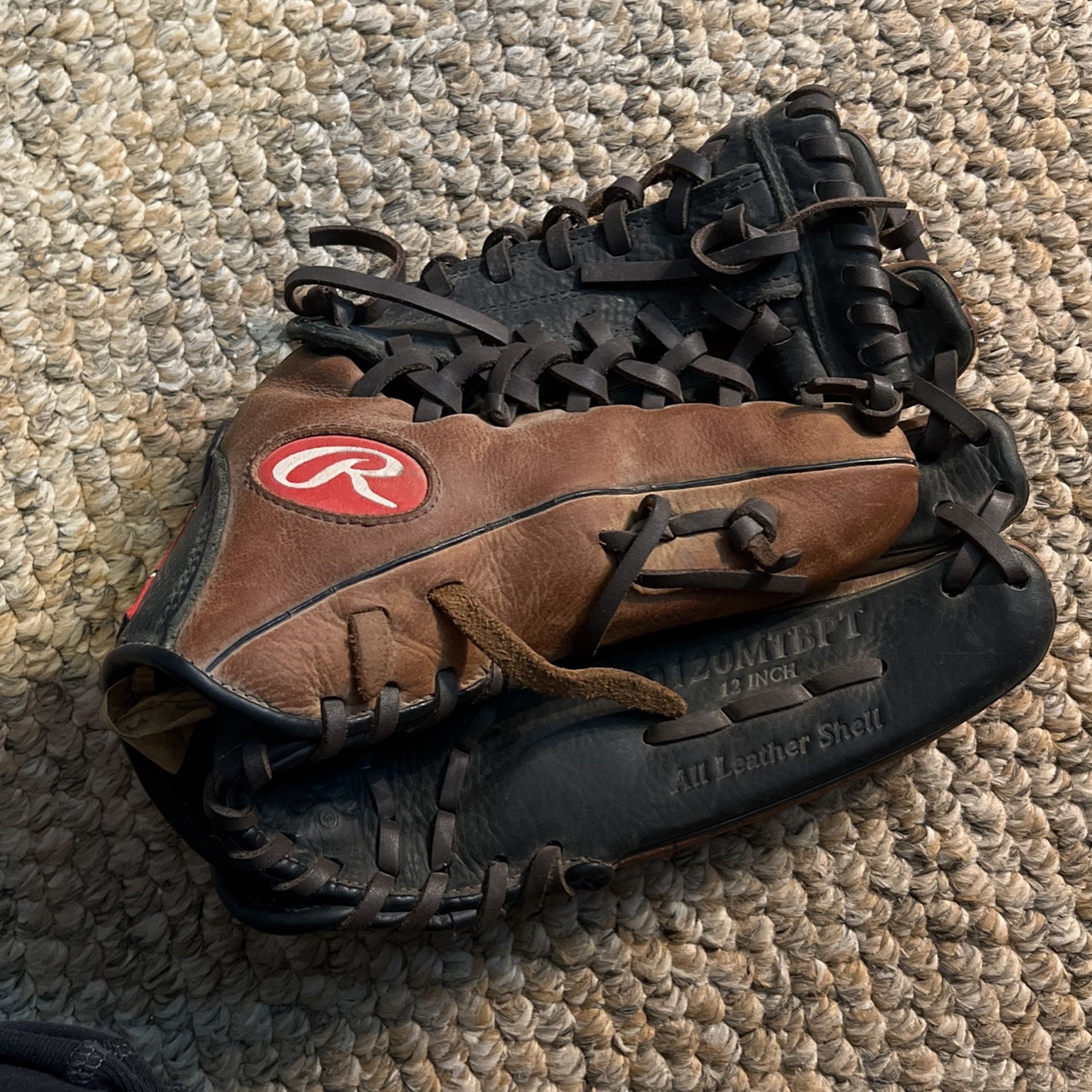 Rawlings Baseball Glove 