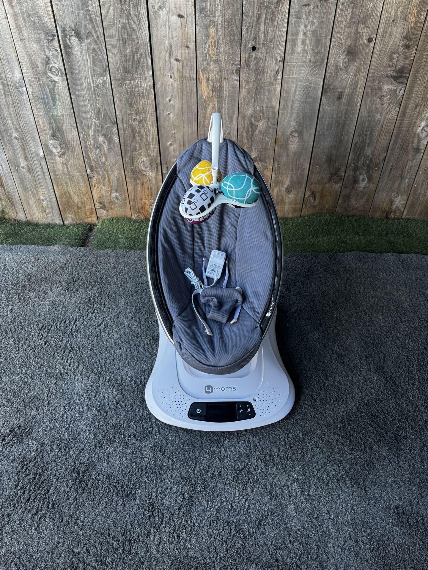 4 moms mamaroo Swing