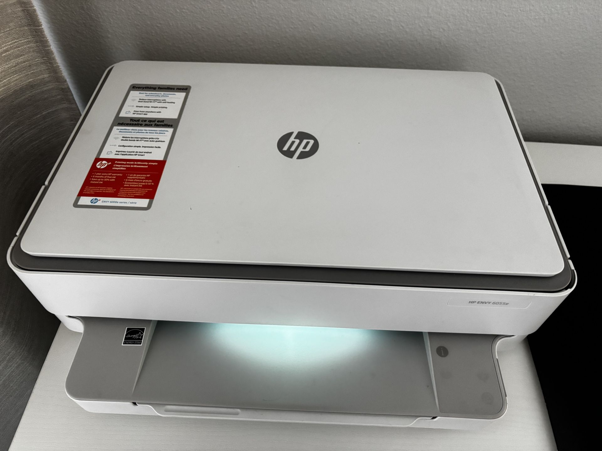 White HP envy 6000 Printer