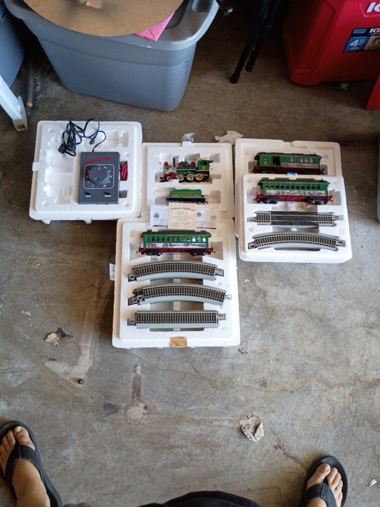 Thomas Kincade Christmas Edition Model Train Set