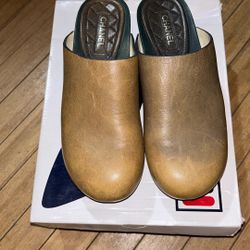 CHANEL CLOGS (36.5)