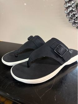 Black Flip Flop Sandals Size 7 1/2