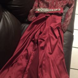 Two-piece removable party dress in good