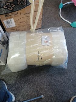 ED Twin Comforter Set