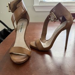Women’s Heels Size 6 