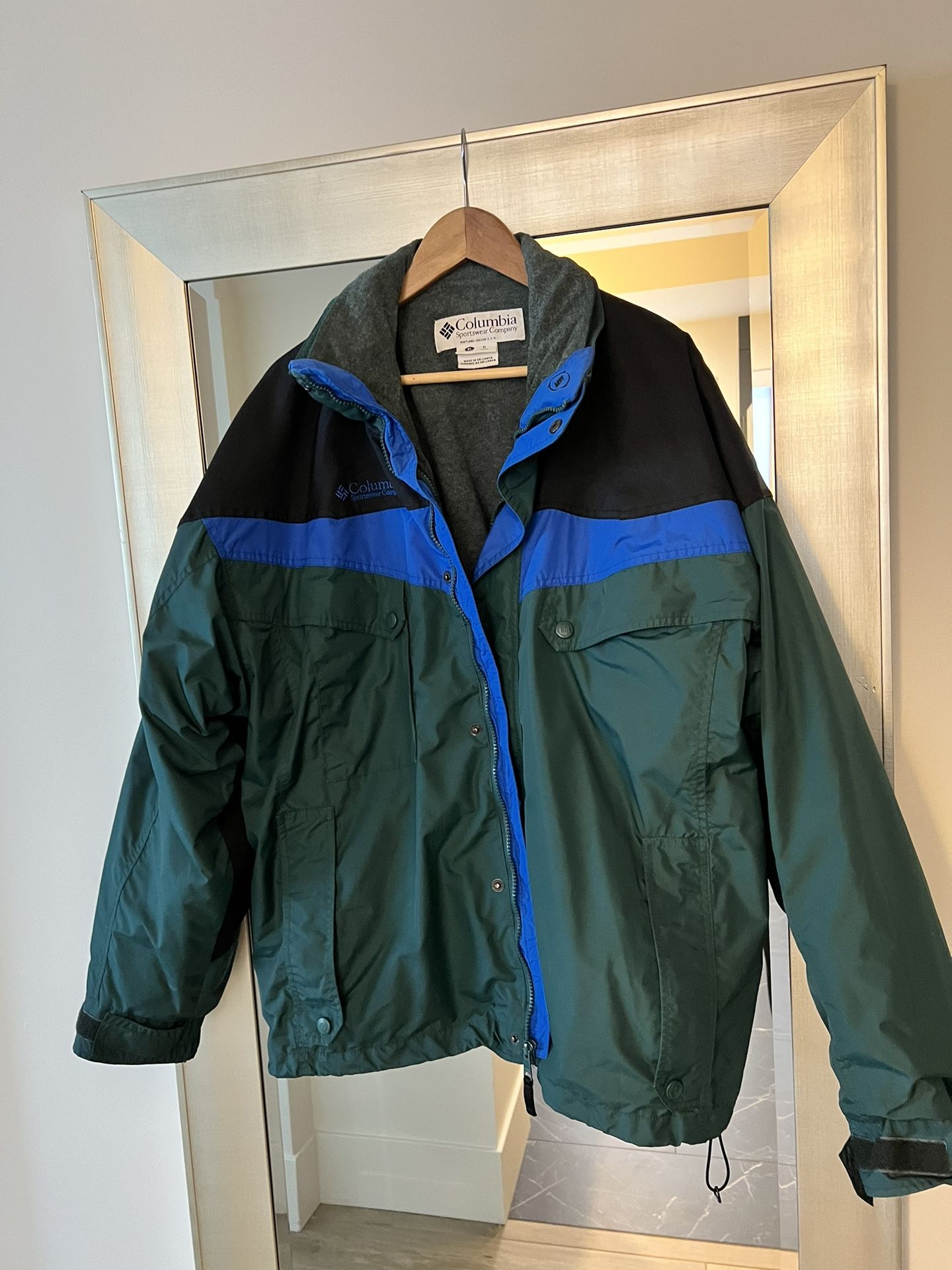 Columbia Vintage Nylon Outdoors Rain Jacket Coat