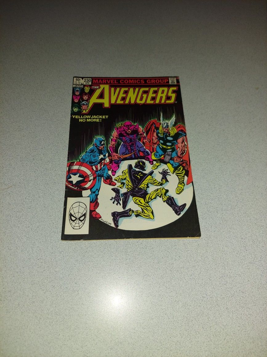 1983 THE AVENGERS #230 COMIC