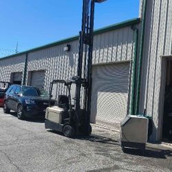 Crown Electric Forklift 