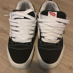 Van knu School Size 11