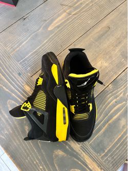 JORDAN 4 Yellow thunder (Size 12 M)