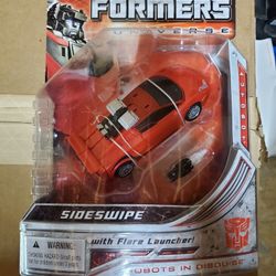 Transformers Universe Deluxe Class Sideswipe
