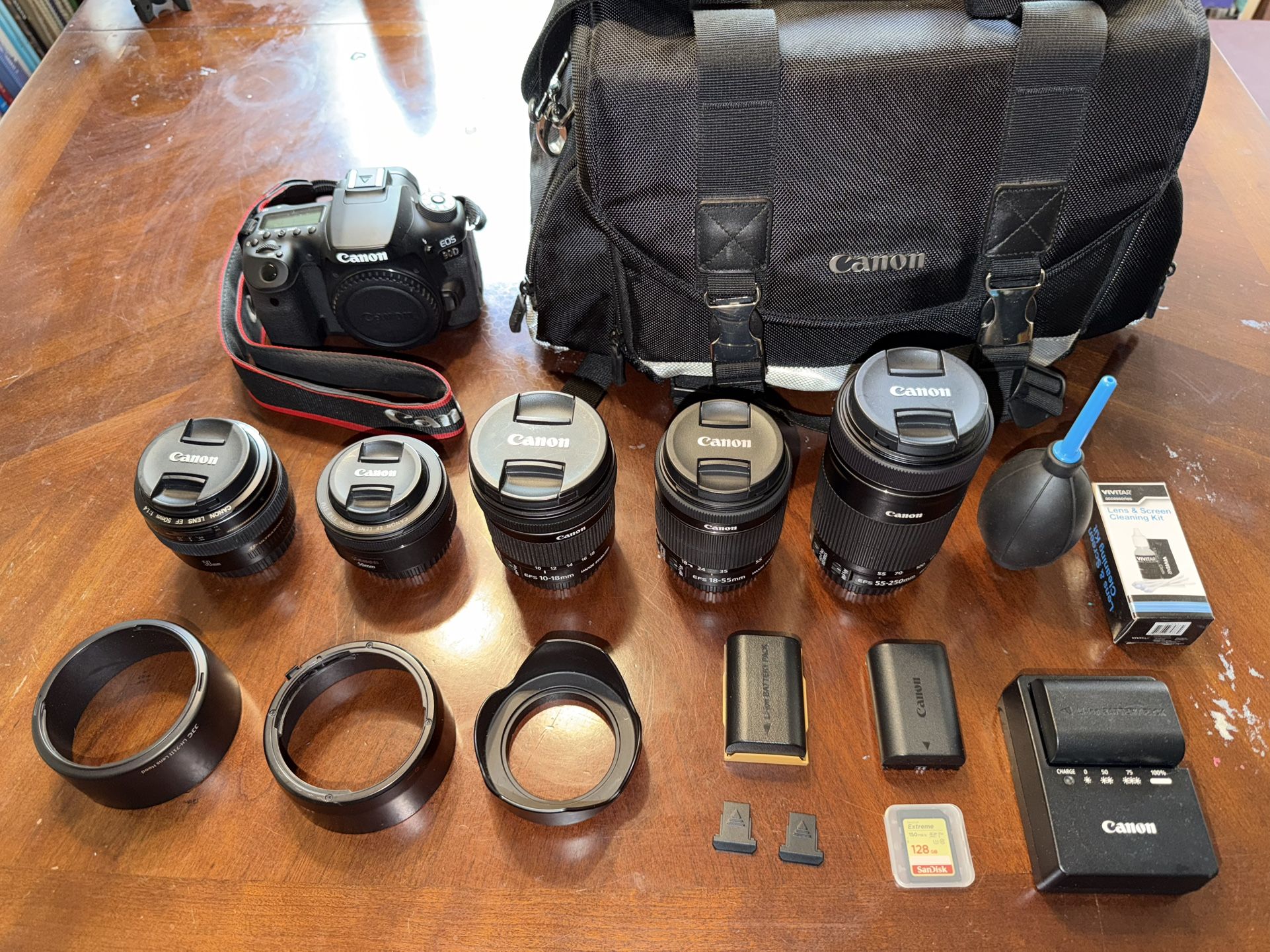 Canon EOS 90D Bundle