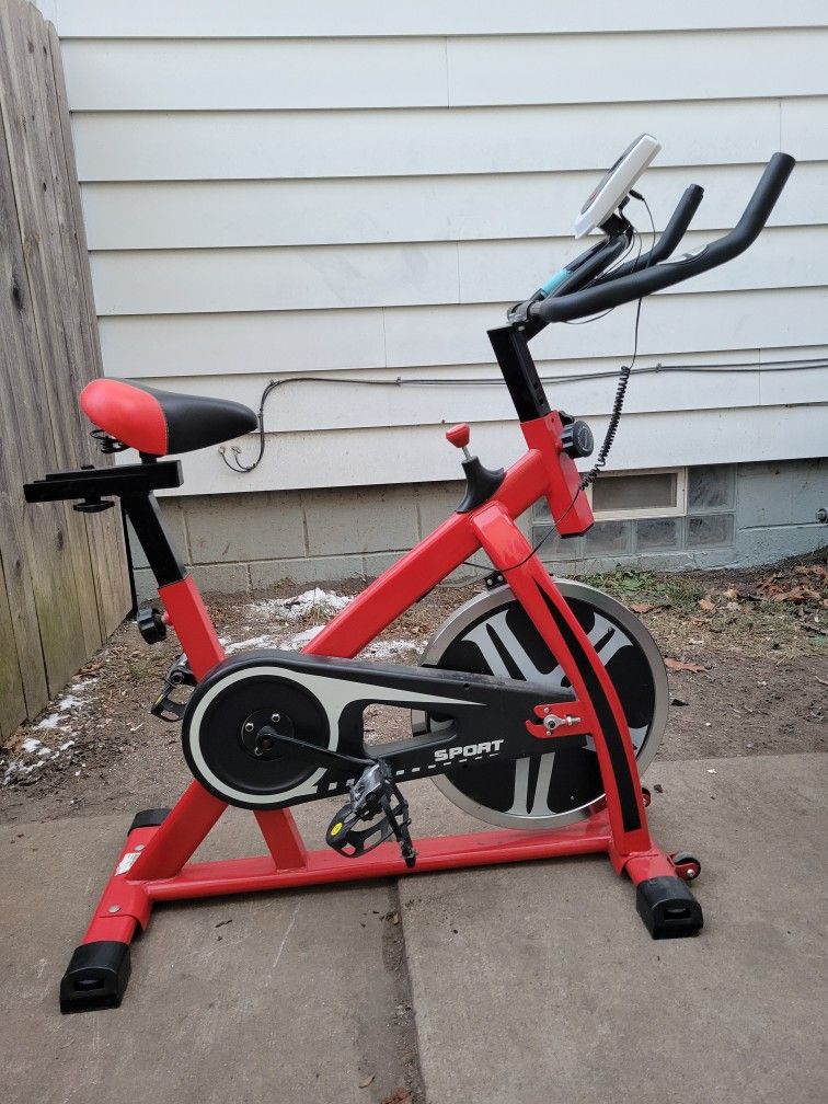 INDOOR STATIONARY EXERCISE BIKE