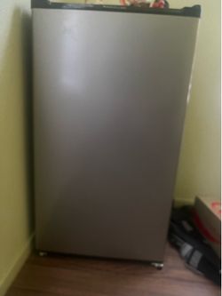 Frigidaire mini fridge