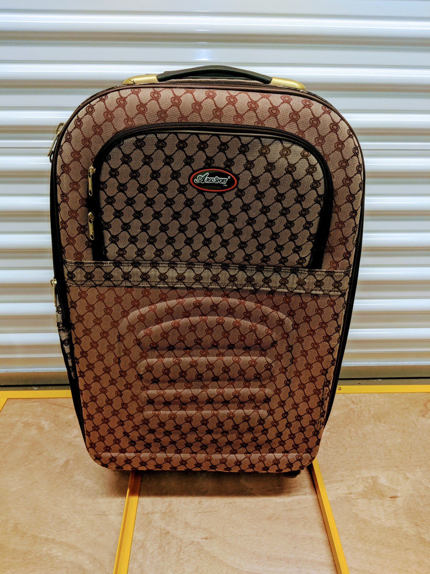 Argo Sport Suitcase (24" tall x 16" wide)