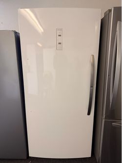 New dent and scratch Frigidaire 20 cubic upright freezer