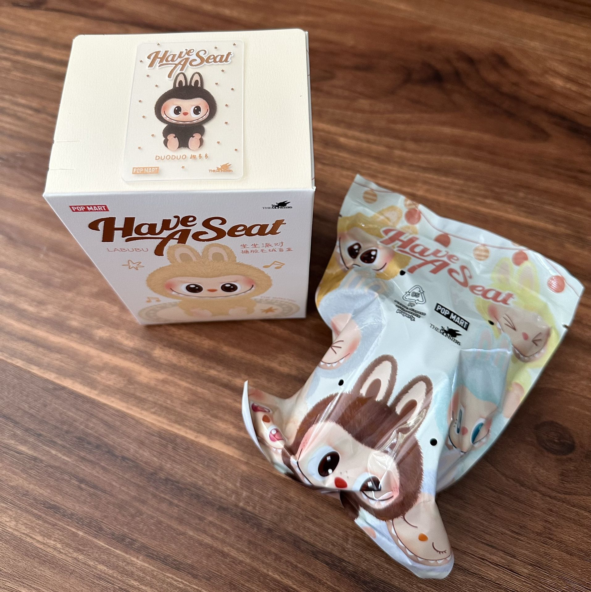 POP MART THE MONSTERS LABUBU HAVE A SEAT DUODUO SECRET VINYL FACE PLUSH PENDANT/ KEYCHAIN