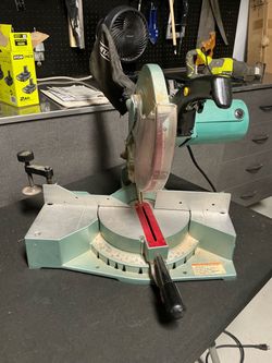 Hitachi Compound Miter Saw with Dust Bag