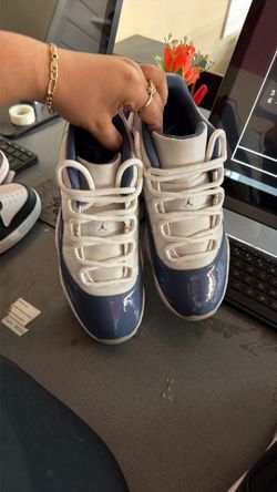 Blue and white jordans size 10.5