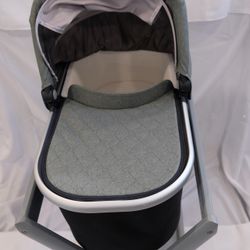Uppababy Bassinet And Stand 