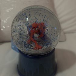 SPIDERMAN Snow Globe 