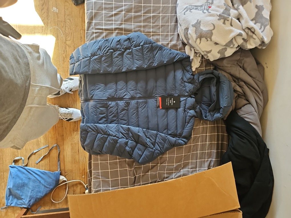 lululemon navigation down hoodie -size XL