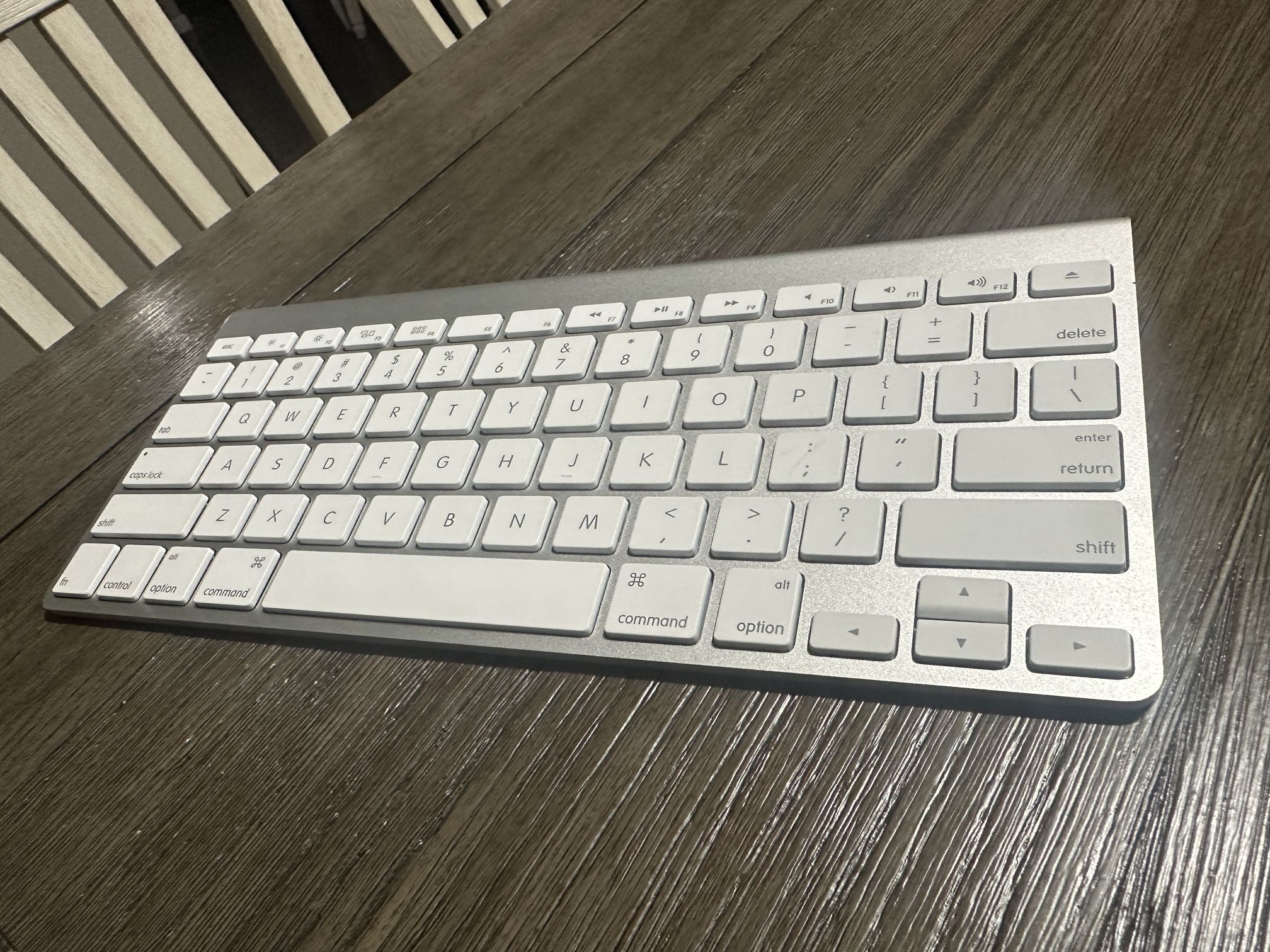 Apple Wireless Keyboard with Bluetooth - Silver