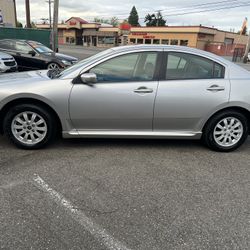 2010 Mitsubishi Galant 
